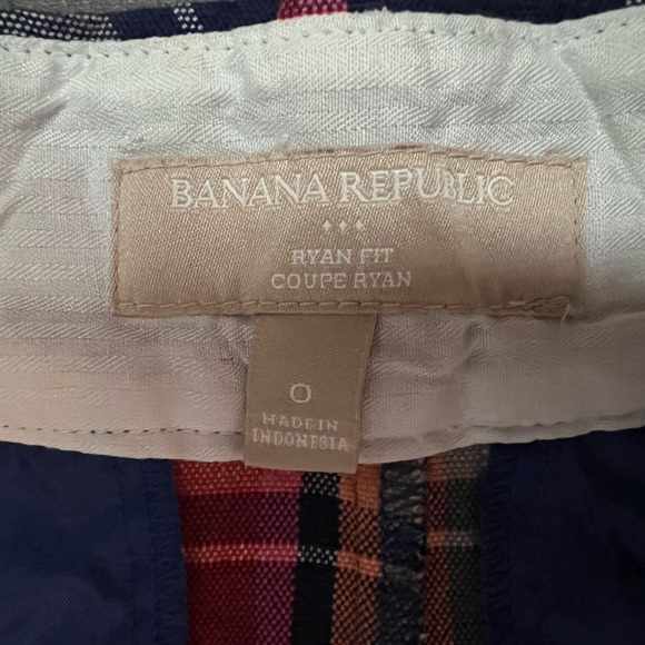 2/ $20 Banana Republic Plaid Shorts - Picture 4 of 5